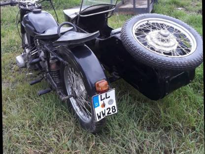 Bild 5:Ural mit Beiwagen