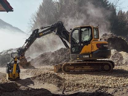 Volvo ECR 88 D Rototilt, Oilquick, Verstellausleger
