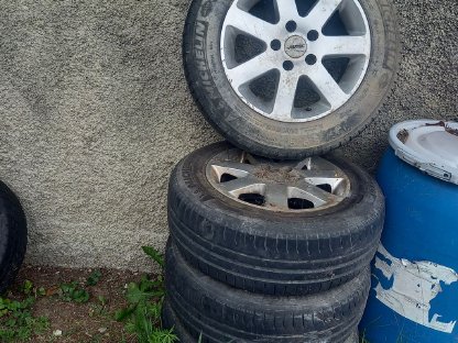 Bild 2:Alufelgen mit Reifen