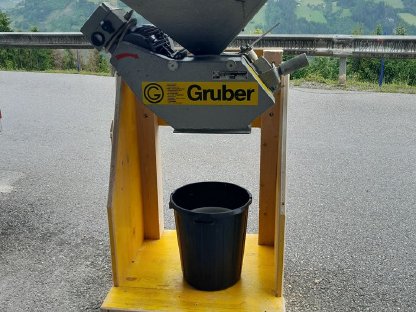 Bild 2:Gruber Getreidequetsche