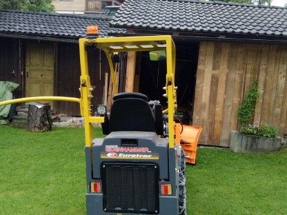 Eurotrac W 10 mit reichlich Zubehör und nur 27 Bstd.