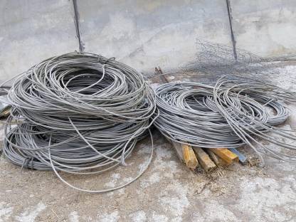 Bild 2:Wildzaun, Zaunsteher und Alu-Spanndraht