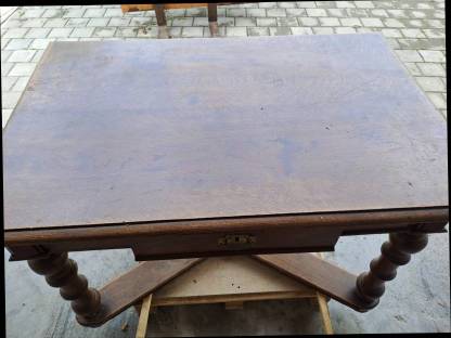 Bild 2:Altdeutscher Tisch mit Lade