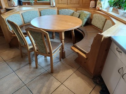 Eckbank, Tisch und 2 Sessel