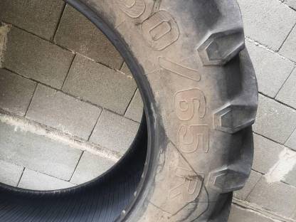 Bild 3:Traktorreifen Pirelli 650/65 R42