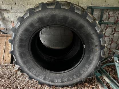 Bild 2:Traktorreifen 650/65 R38