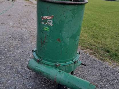 Bild 4:Voran Stroh-Häcksler