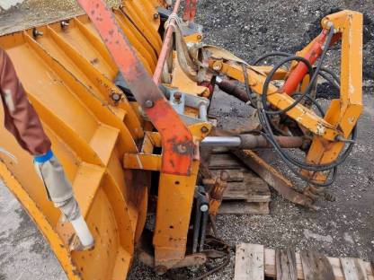 Bild 2:Kahlbacher DS260 Schneepflug