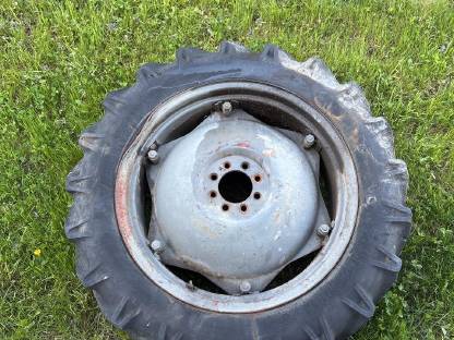 Bild 3:Satz '28' MF Kompletträder