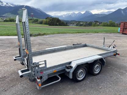 Böckmann Baumaschinentransporter