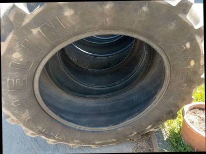 Bild 3:540/65 R38 und 440/65 R28 Michelin Reifen