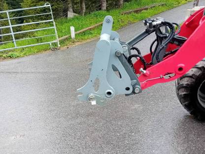 Bild 4:Rosensteiner Kat 2 Adapter mit Weidemann Aufnahme