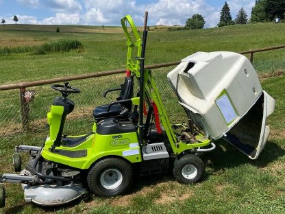 Bild 5:Grillo FD 450 Rasentraktor Hochentleerung