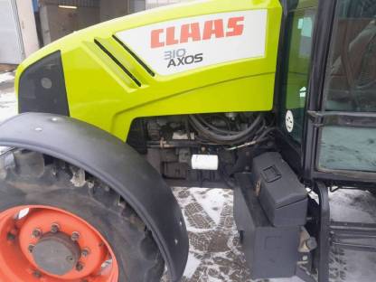 Bild 8:Claas Axos 310
