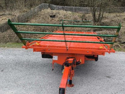 Bild 8:Einachs-Dreiseitenkipper 8 t