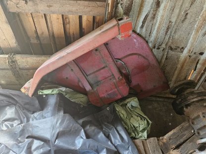 Massey Ferguson 135 Kotflügel links und rechts