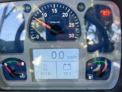 Bild 6:New Holland TD3.50 Traktor/Schlepper (Höhe 1,98 m)