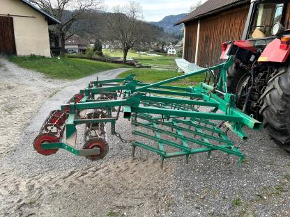 Bild 2:Ackeregge, hydraulisch klappbar
