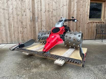 Motormäher AEBI CC56 und Heuschieber Heumax