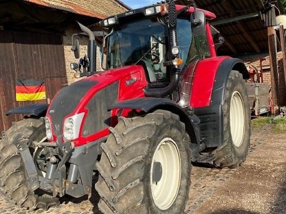 Valtra N143 Versu nur 2.240 Stunden