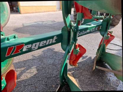 Bild 5:Pflug Regent Saturn 400 KCX