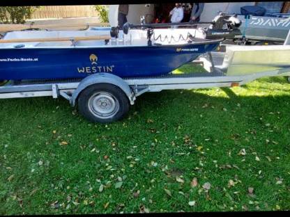 Bild 2:Boot mit Anhänger