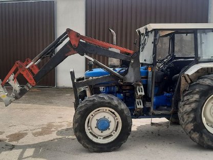 Ford 4610 mit Frontlader