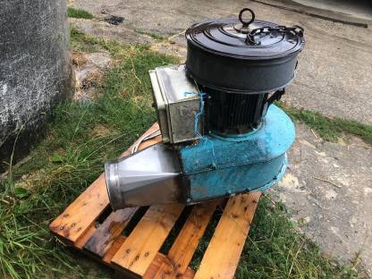 Bild 3:Mus Max Gebläse für Silofräse