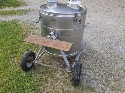Bild 2:Verkaufe 300 und 170 l Milchtank