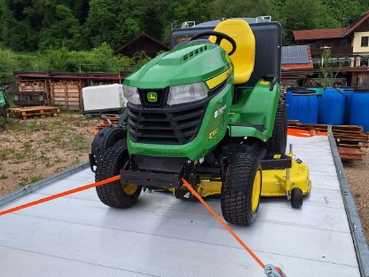 John Deere Rasentraktor X590 zu verkaufen (MwSt. ausweisbar)