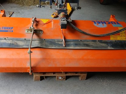 Tuchel-Kehrmaschine