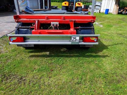 Bild 3:Ballenanhänger