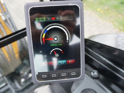 Bild 9:Minibagger Sany SY26U + Anhänger