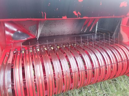 Bild 4:Kleinballenpresse Massey Ferguson 124