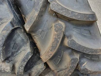 Bild 3:Traktorreifen