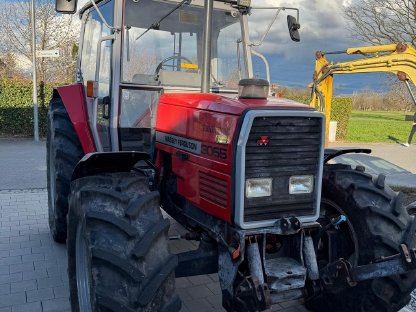 Traktor MF 3065