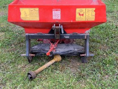 Bild 4:Kunstdüngerstreuer