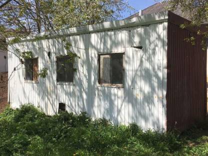 Baucontainer aus Blech - Hühnerstall, innen leer