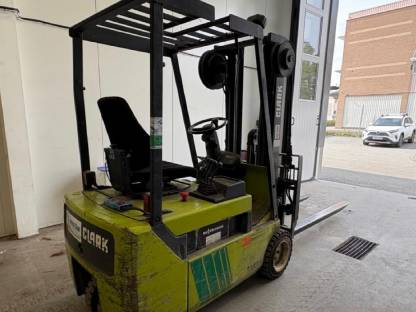 Bild 3:Stapler el. 1.600 kg 2.400 Bstd.