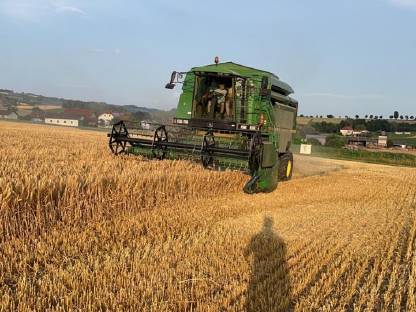 Bild 2:Verkaufe John Deere 2056 Mähdrescher