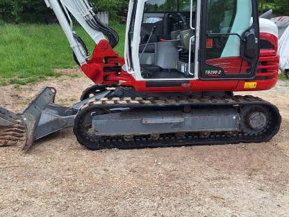Bild 6:Takeuchi TB290-2 mit Zentralschmierung