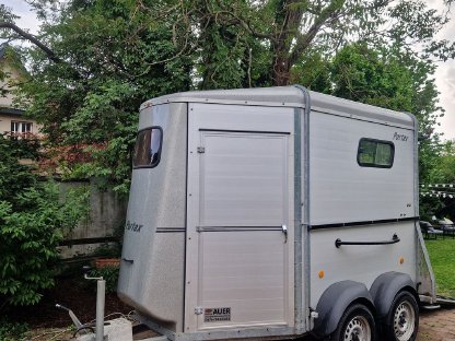Bild 2:Pferdeanhänger Böckmann H806, 2.400kg, Portax + Fohlengitter