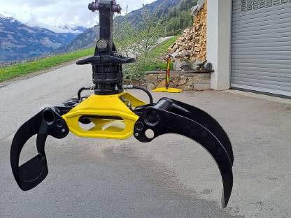 Holzgreifer mit Rotator