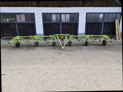 Bild 3:Claas Volto 75T