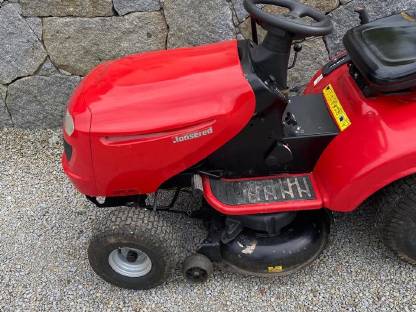 Bild 3:Jonsered Rasenmähertraktor
