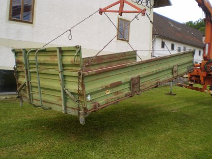 Kipperbrücke mit Bordwänden