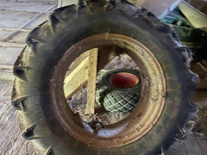 Bild 9:Allrad Deutz 5206 Mähwerk Kreisler Schwader Ladewagen