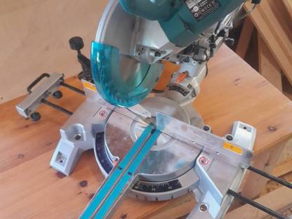 Makita Kappsäge LS1017L