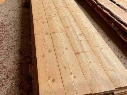 Bild 5:Lärchenbretter, Latten und Stempel