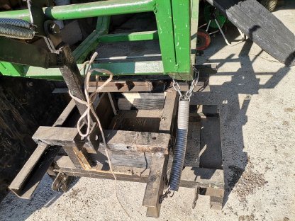 Bild 6:Selbstgebautes Holzbündelgerät